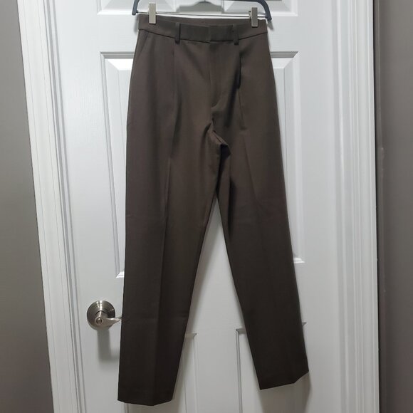 Uniqlo Pants - Uniqlo Heattech Pleated Olive Green Pants | Small